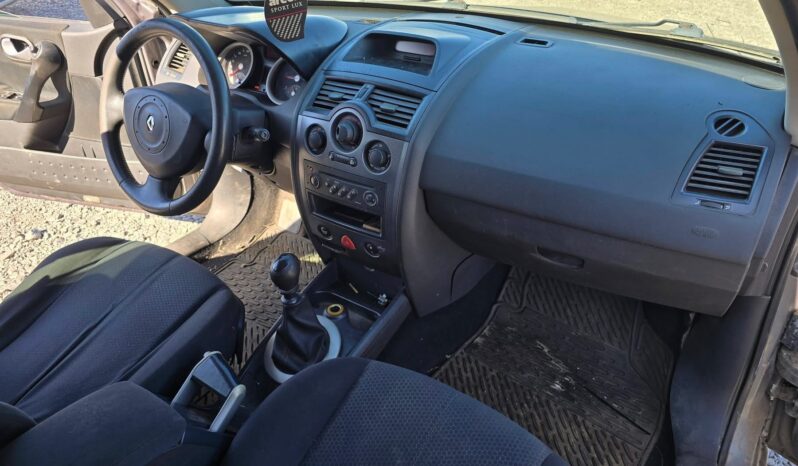 
								Renault Megane 1.9 dCi 120 пълно									