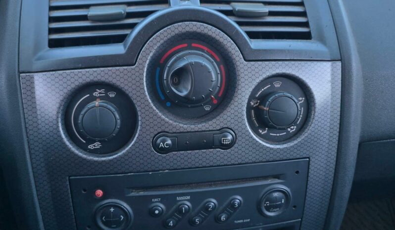 
								Renault Megane 1.9 dCi 120 пълно									
