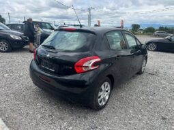 
										Peugeot 208 1.2i бензин 90 коня 2013г 135.000км! пълно									