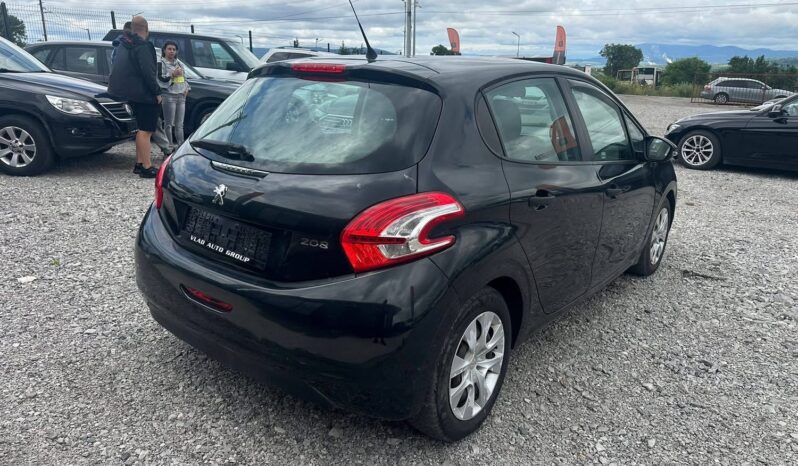 
								Peugeot 208 1.2i бензин 90 коня 2013г 135.000км! пълно									
