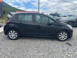 
										Peugeot 208 1.2i бензин 90 коня 2013г 135.000км! пълно									