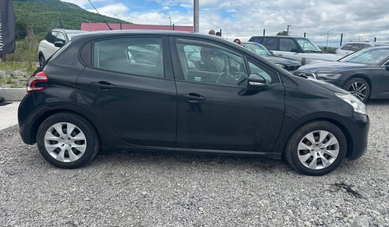 
								Peugeot 208 1.2i бензин 90 коня 2013г 135.000км! пълно									
