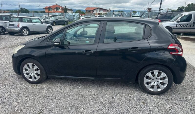 
								Peugeot 208 1.2i бензин 90 коня 2013г 135.000км! пълно									