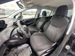 
										Peugeot 208 1.2i бензин 90 коня 2013г 135.000км! пълно									
