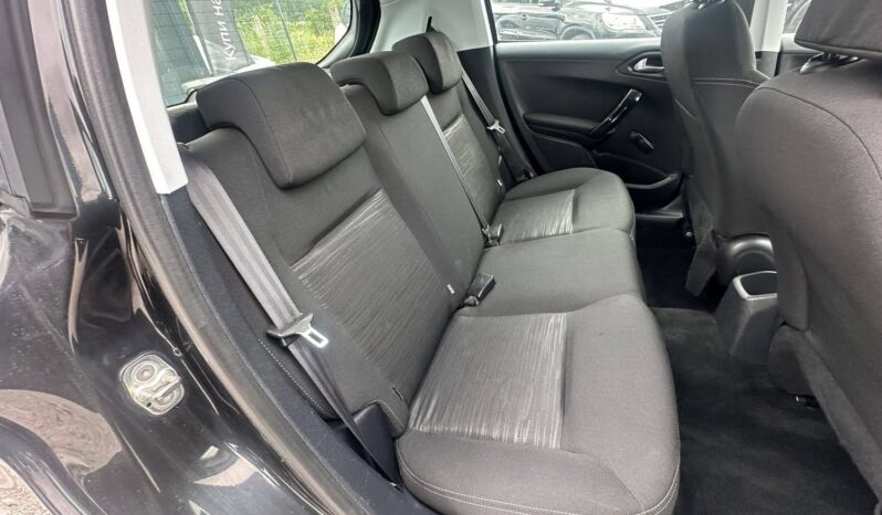 
								Peugeot 208 1.2i бензин 90 коня 2013г 135.000км! пълно									