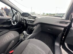 
										Peugeot 208 1.2i бензин 90 коня 2013г 135.000км! пълно									