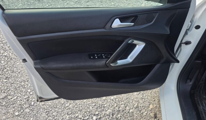 
								Peugeot 308 1.6d 99k 2016g. пълно									